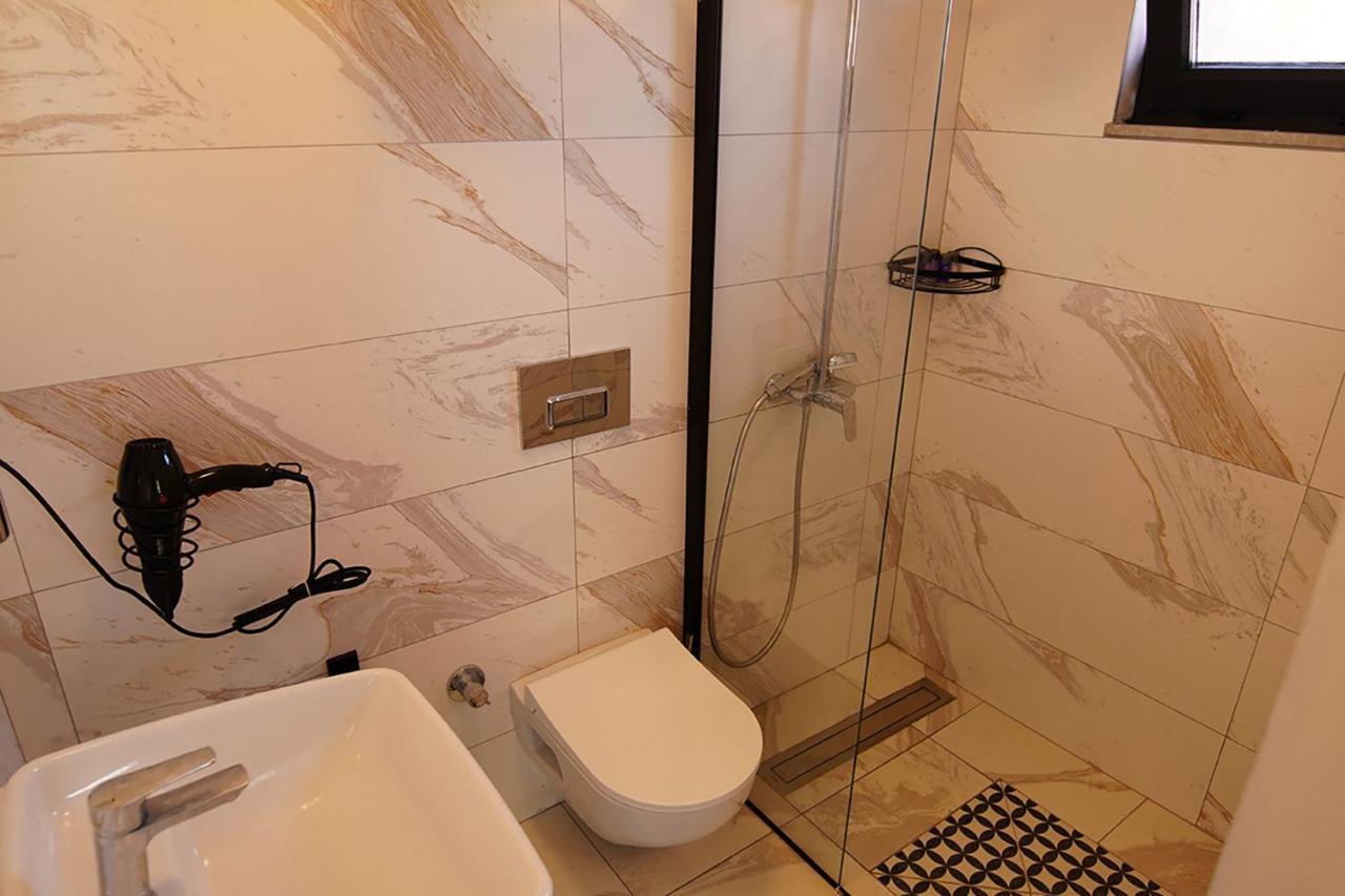 Achilles Otel Бозджаада Екстериор снимка