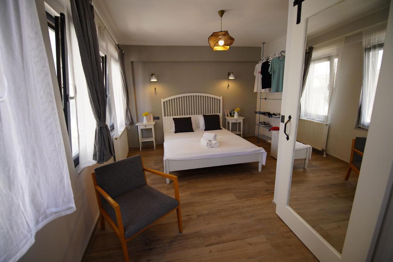 Achilles Otel Бозджаада Екстериор снимка